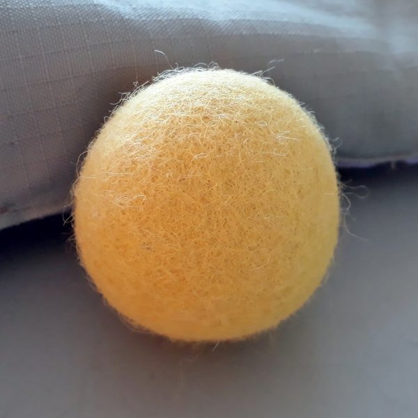 felt ball for cats and small dogs